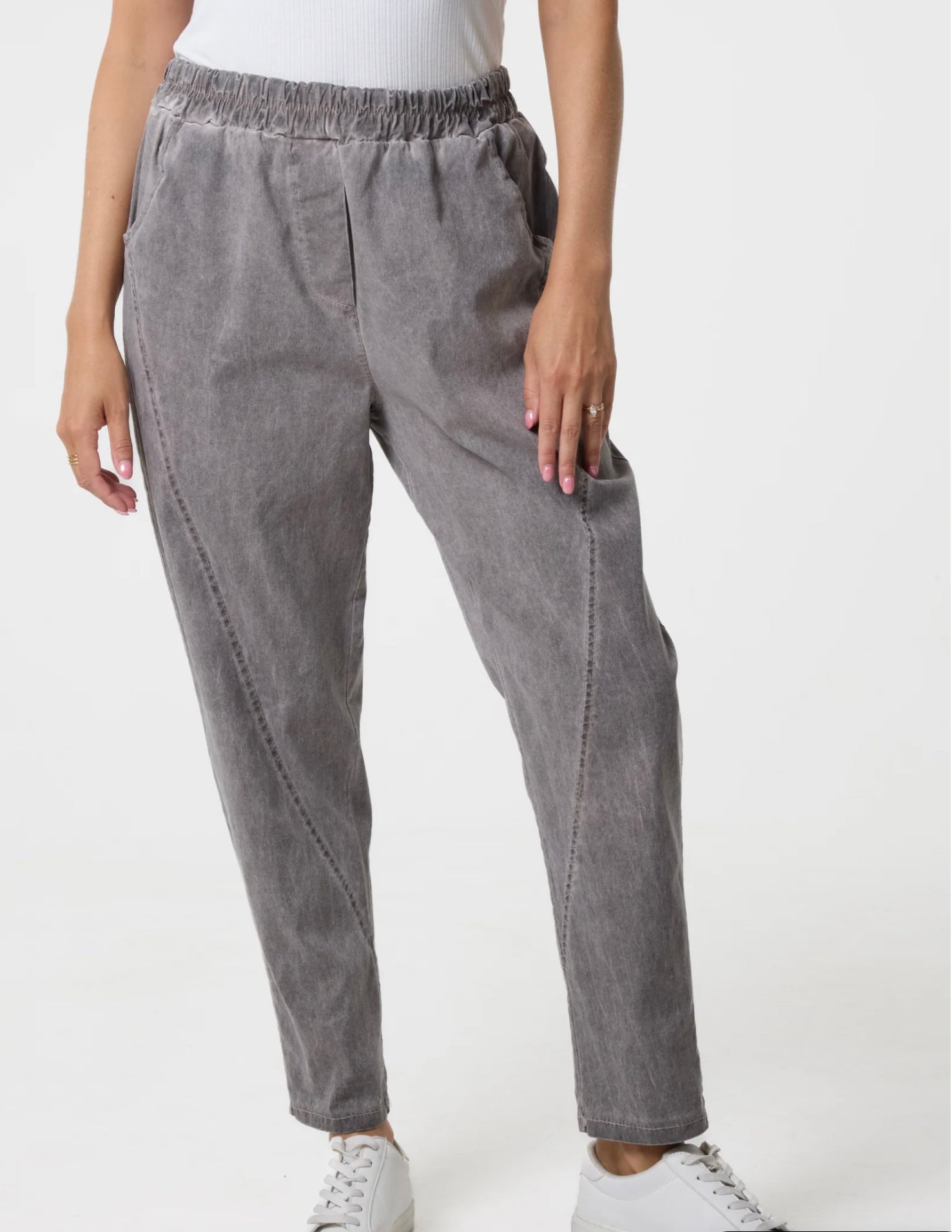 Washed Relaxed Fit Magic Trouser