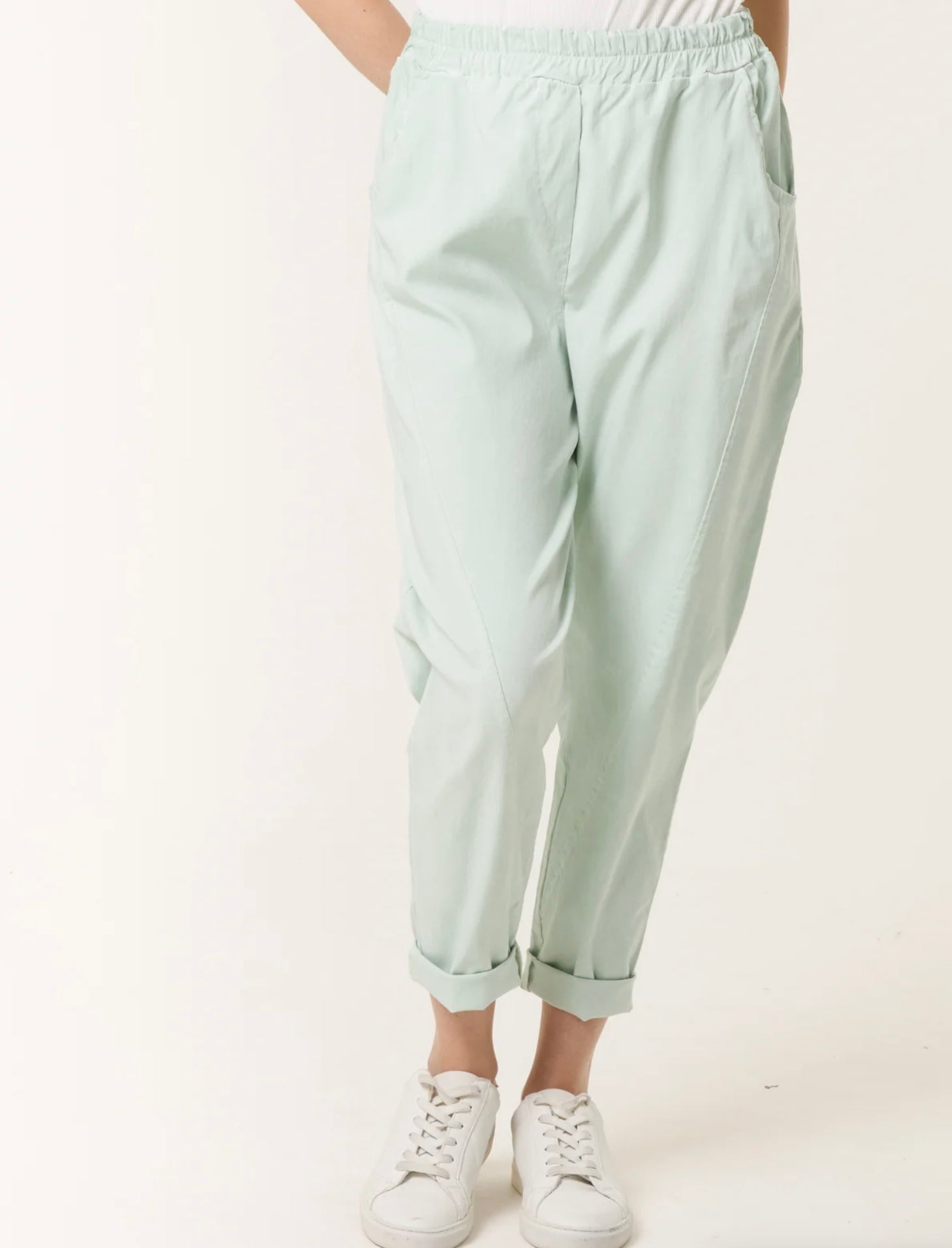 Washed Relaxed Fit Magic Trouser