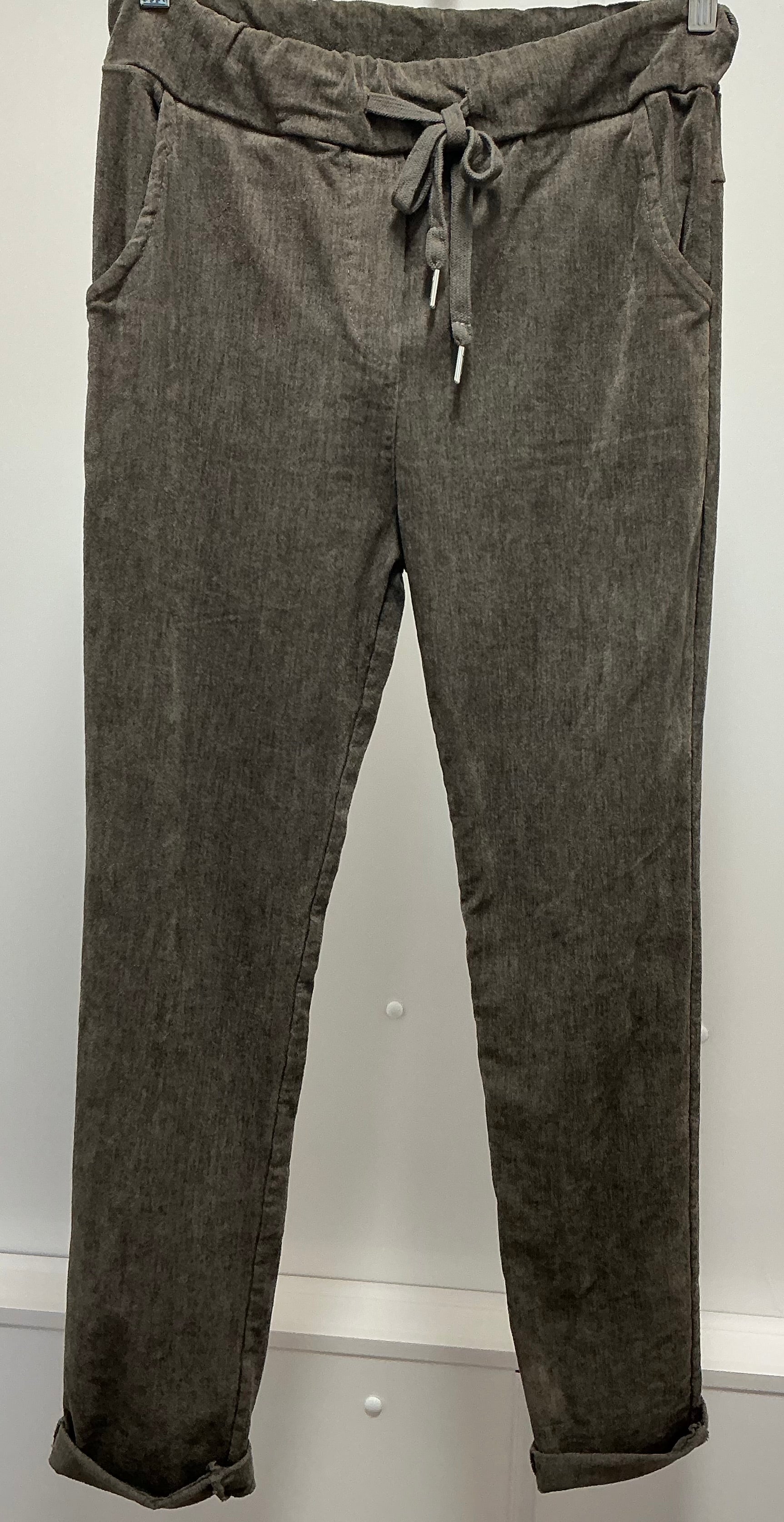 Ultra fine Needle Cord Magic Trouser