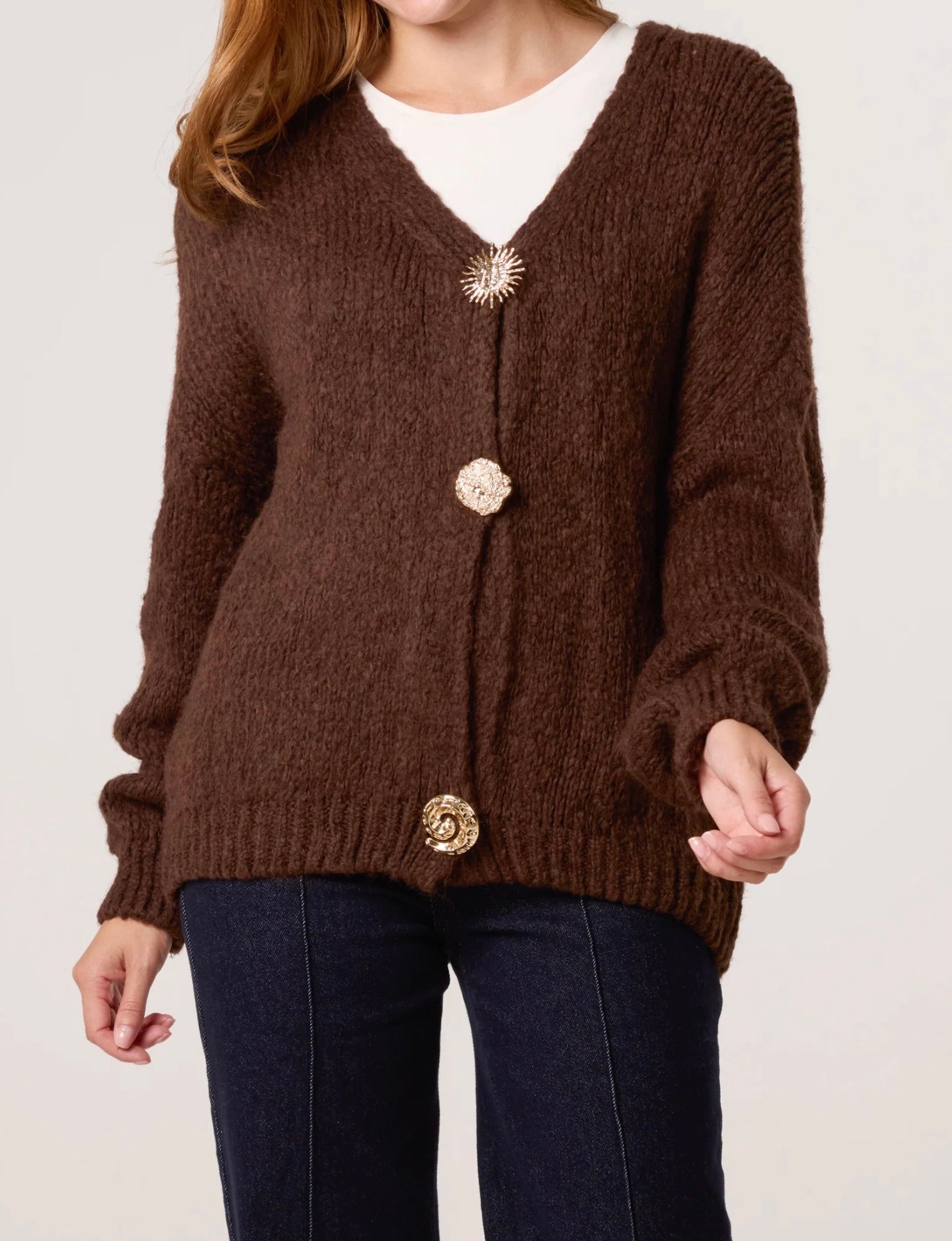 Thick knit Cardigan Gold brooch Button