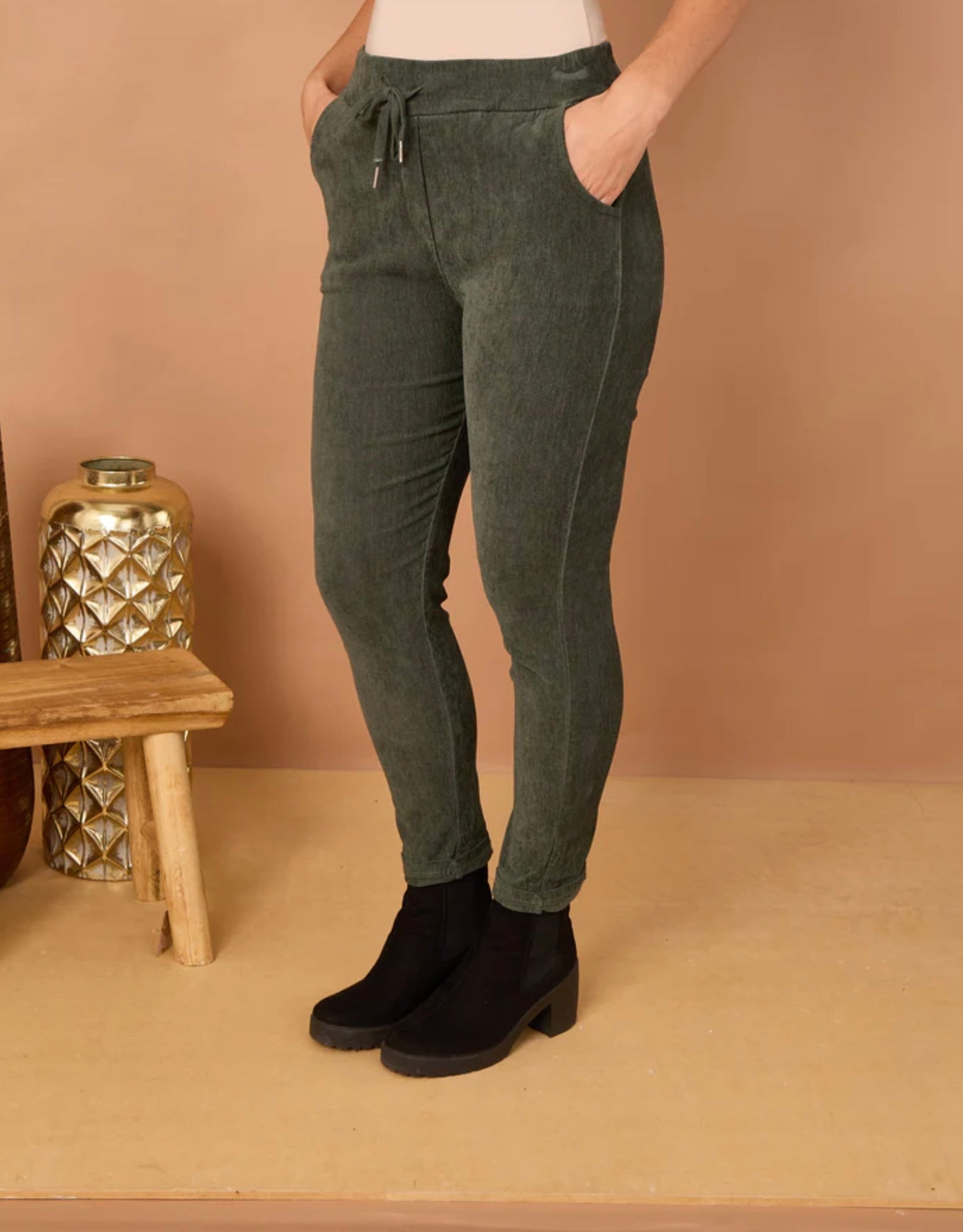 Ultra fine Needle Cord Magic Trouser